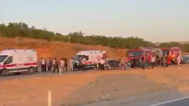 Gaziantep'te Sabah Saatlerinde Meydana Gelen Feci Kazada 3 Kişi Hayatını Kaybetti