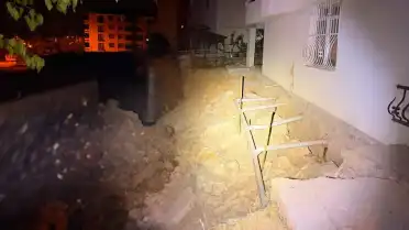 Tunceli'de İnşaat Temelinde Toprak Kayması: 5 Katlı Bina Tahliye Edildi