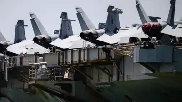 ABD Uçak Gemisi USS Abraham Lincoln Görev Sonrası Pas Lekeleriyle Görüntülendi