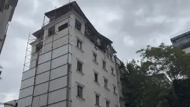 Fatih'te Yıkım Kararı Bulunan Otelde Çökme Yaşandı