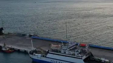 Girne'de Alabora Olan Geminin Limandan Ayrılış Anları Kamerada
