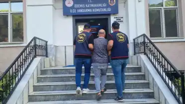 İzmir'de 8 Yıl Hapis Cezasıyla Aranan Şahıs JASAT Tarafından Yakalandı