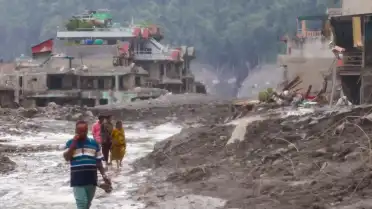 Nepal'deki Sel Felaketinde Can Kaybı 1385'e Yükseldi, 5130 Kişi Kayıp
