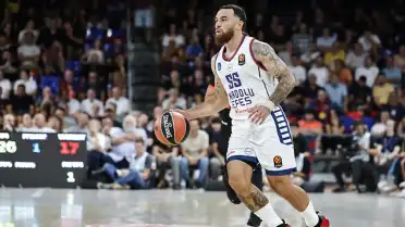 Anadolu Efes'te Mike James Sakatlandı: Sahalardan 7-9 Ay Uzak Kalması Bekleniyor