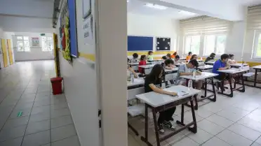 Düzce'de Şiddetli Yağış Nedeniyle Okullar Tatil Edildi, Kamu Çalışanlarına İdari İzin Verildi