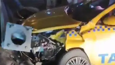 Esenyurt'ta Taksi Elektrik Direğine Çarptı: Sürücü Hayatını Kaybetti