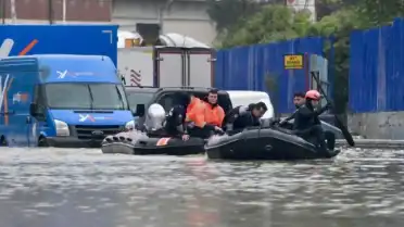 İstanbul'da Şiddetli Sel Felaketi: 5 Kişi Hayatını Kaybetti, 2727 Kişi Tahliye Edildi