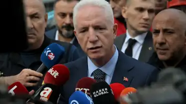 Maltepe'de Çöken Binada Arama Kurtarma Çalışmaları Devam Ediyor: 2 Ölü, 3 Kişi İçin Mücadele Sürüyor