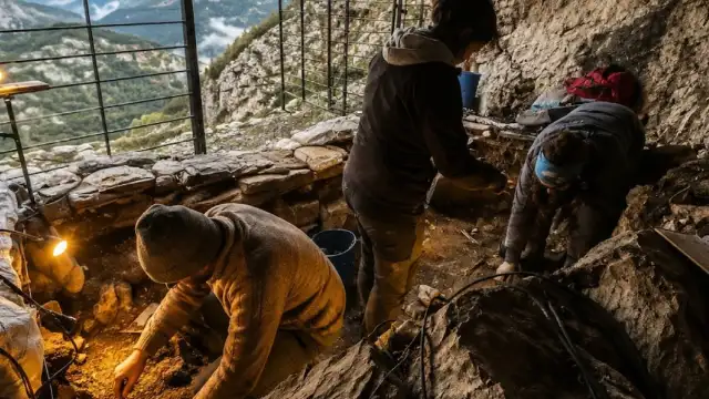 2.235 Metre Yüksekteki Mağarada Bulunan Yeşil Mineraller Binlerce Yıllık Metal İşleme Sırrını Ortaya Çıkarabilir