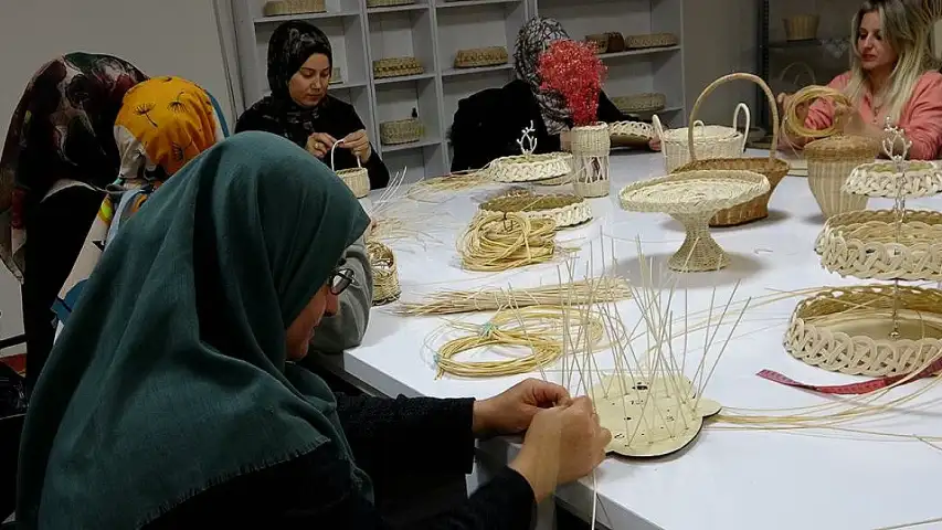 Bitlis'te 5 Bin Yıllık Sepet Örücülüğü Sanatı Yeniden Canlandırılıyor