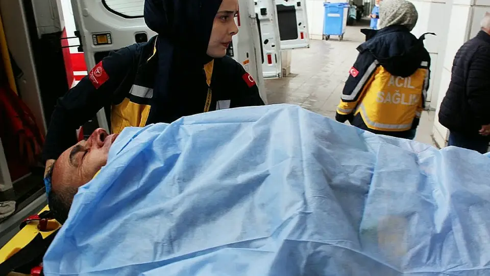 Aksaray'da Çatıdan Düşen İşçi Yaralandı