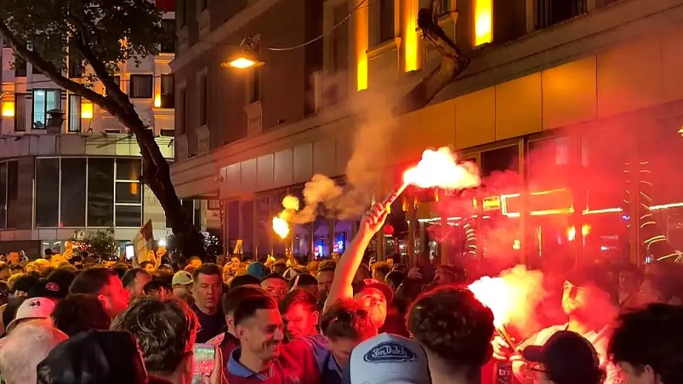 Aston Villa Taraftarları İstanbul'da Şampiyonluğu Kutladı