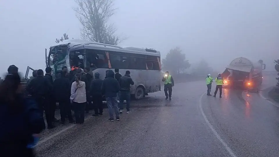Bolu'da Trafik Kazası: 3 Ağır Yaralı