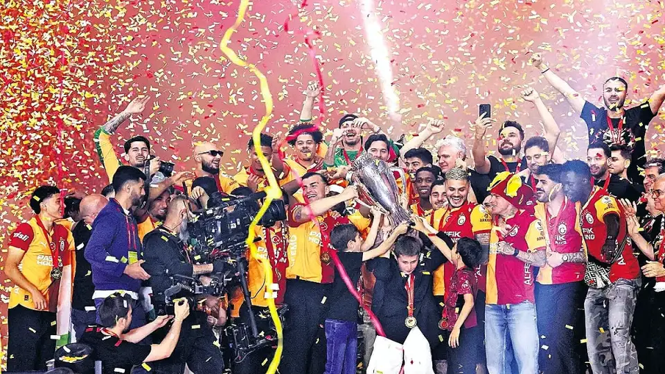 Galatasaray Şampiyonluk Kutlaması: Tarihi Anlar ve Gelecek Hedefleri