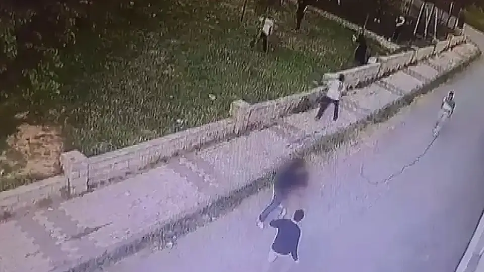 İstanbul'da 15 Yaşındaki Çocuk Bıçaklanarak Öldürüldü