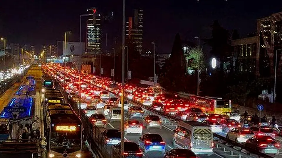 İstanbul'da 20 Mayıs Trafik Durumu: Yoğunluk Yaşanan İlçeler ve Alternatif Güzergahlar