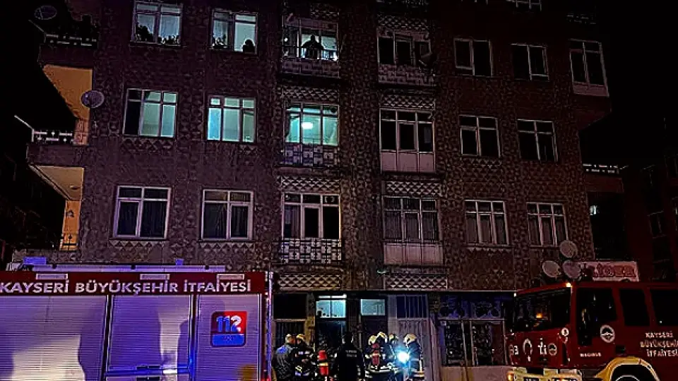 Kayseri'de 4 Katlı Binanın Bodrumunda Yangın Çıktı