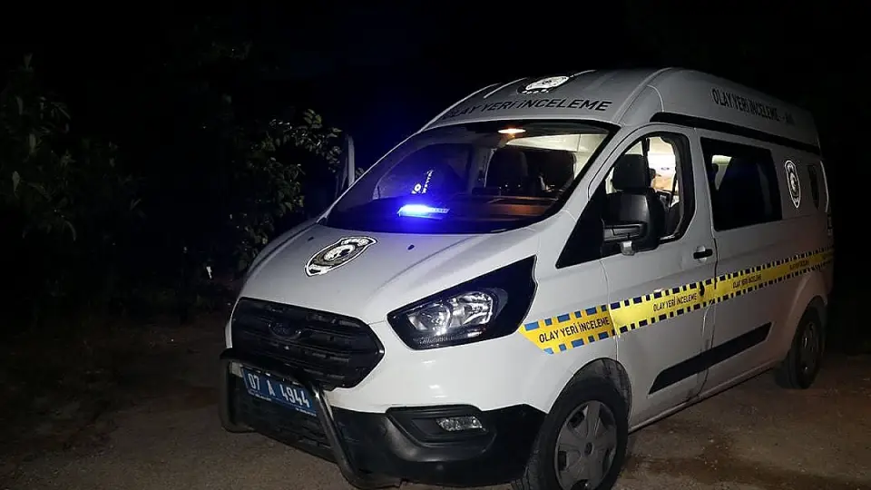 Kepez'de Borç Tartışması Kanla Bitti: 1 Kişi Bıçaklanarak Öldürüldü