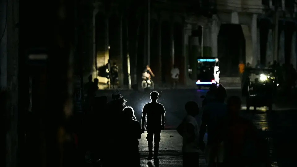 Küba'da Geniş Çaplı Elektrik Kesintisi Yaşanıyor