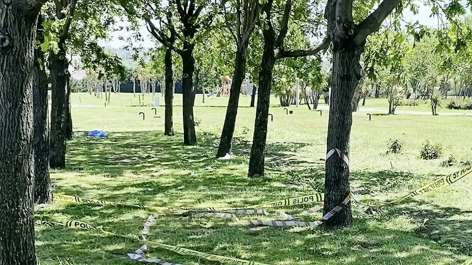 Küçükçekmece'de Polise Silahlı Saldırı Girişimi: Şüphelilerin Çantasından Kalaşnikof Tüfek Çıktı