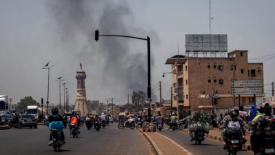 Mali'de Cihatçı Saldırılar ve Bölgesel Tepkiler: Le Monde'dan Analiz