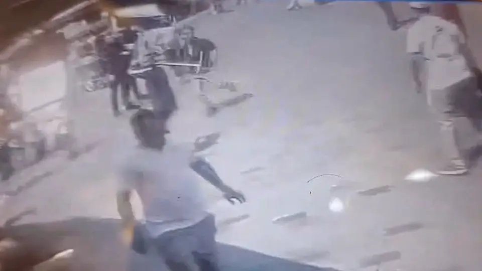 Taksim'de Kazmalı Saldırı: 2 Gözaltı