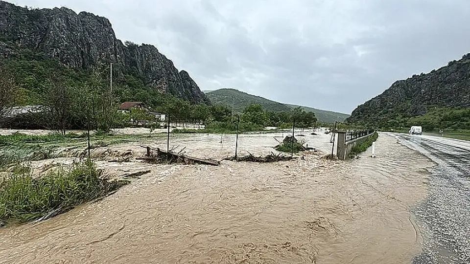 Tokat'ta Dere Taştı: Evler ve Araziler Sular Altında Kaldı