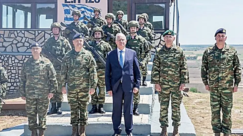 Yunanistan Cumhurbaşkanı Tasulas Sınır Karakolunda Geceledi: "Provokasyonlar Geçemez"