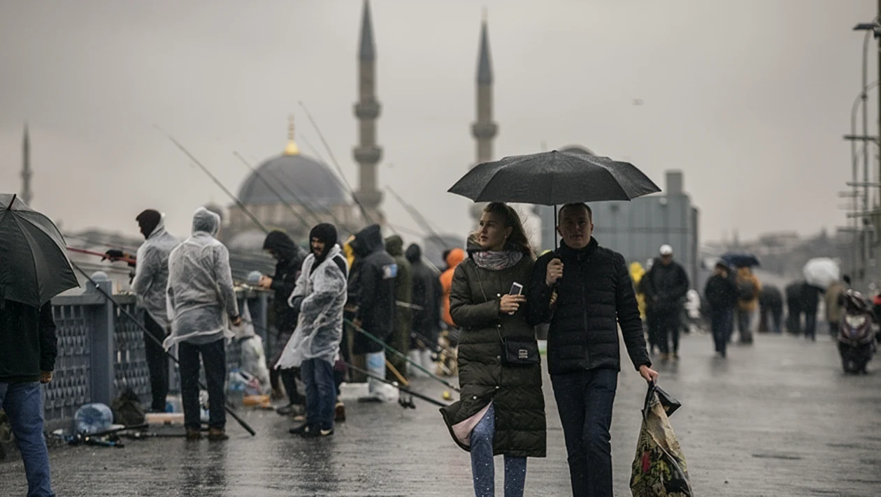 AKOM'dan İstanbul'a uyarı: Soğuk ve yağışlı hava 4-5 gün sürecek