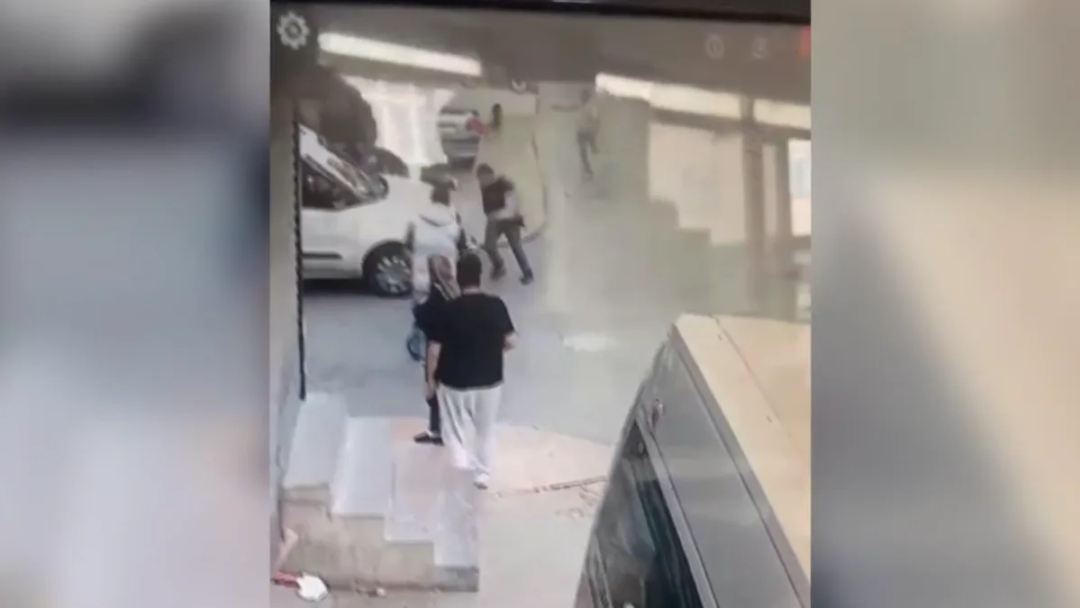 Esenler'de asker eğlencesinde silahlı saldırı: 17 yaşındaki genç ağır yaralandı