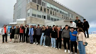 Öğrenciler Tahtalı Dağı Zirvesine Çıkarıldı