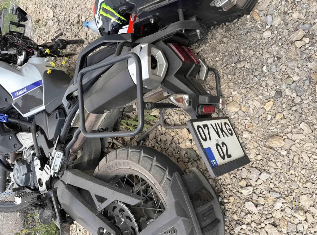 Osmaniye'de motosikletli kurye köpeğe çarparak ağır yaralandı
