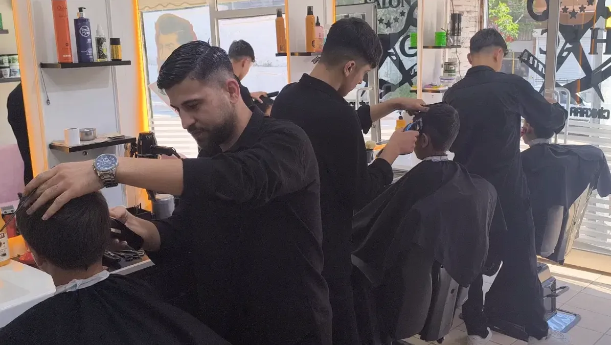 Osmaniyeli Berber Çocuklara Ücretsiz Tıraş Hizmeti Sundu