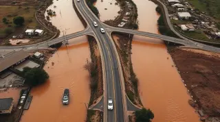 Güney Afrika'da Sel Felaketi: Yollar Kapandı, Ulaşım Kesildi