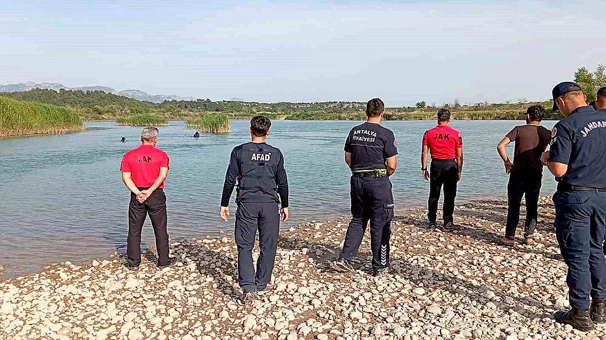 Aksu Çayı'nda Serinlemek İsteyen Genç Akıntıya Kapılarak Kayboldu