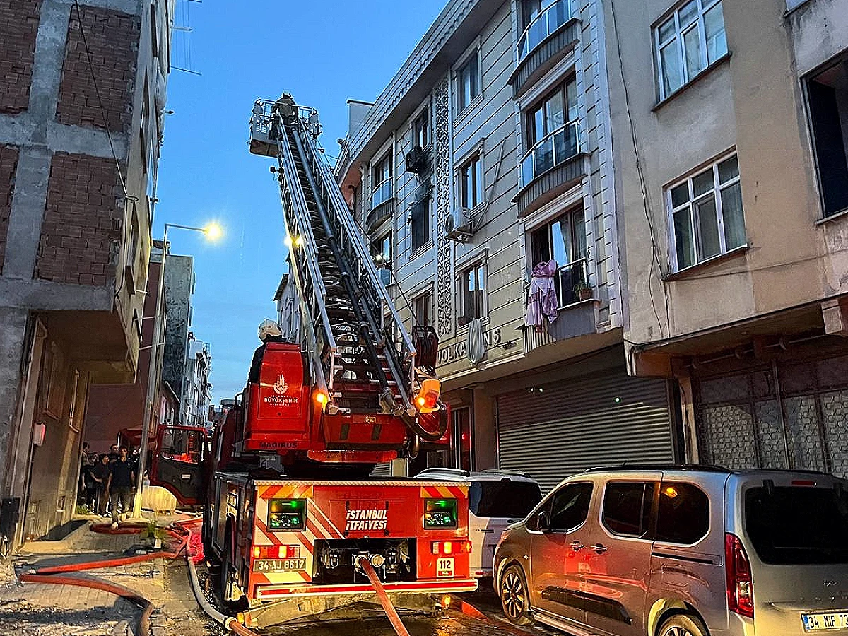 Bağcılar'da Apartman Dairesinde Yangın: Hasar Oluştu