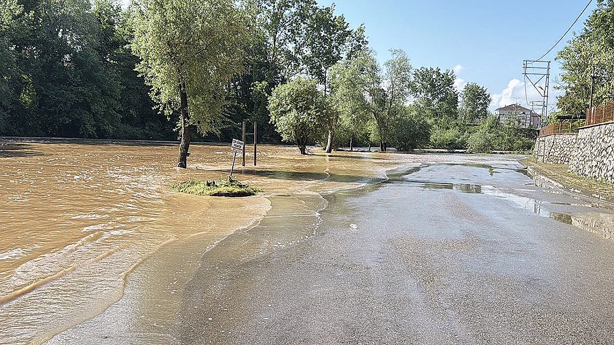 Bartın Irmağı'nda Su Seviyesi 2 Metre Yükseldi, Bazı Alanlar Sular Altında Kaldı