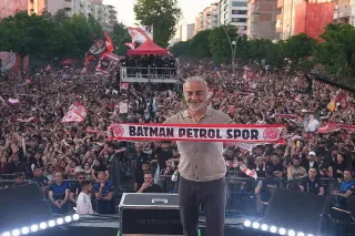 Batman Petrolspor'un Şampiyonluk Kutlamasına Ünlü Akını