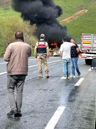 Bitlis-Van Karayolu'nda Meydana Gelen Trafik Kazasında 2 Kişi Hayatını Kaybetti