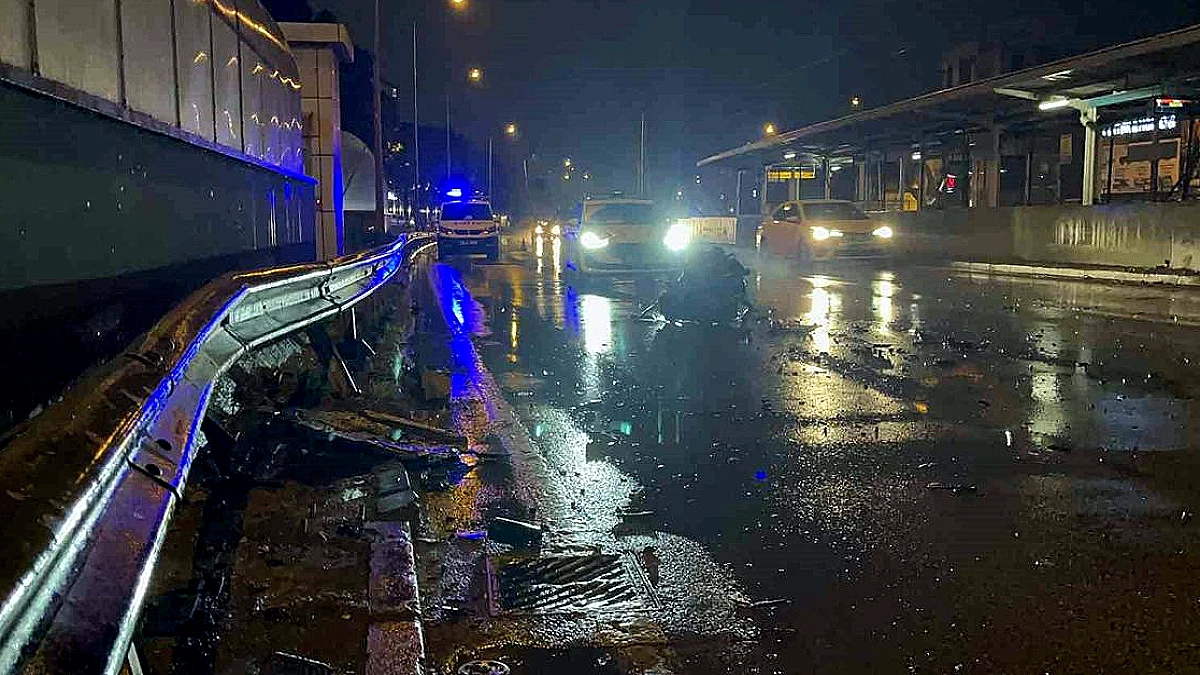 Bursa'da Trafik Kazası: 1'i Ağır 2 Yaralı