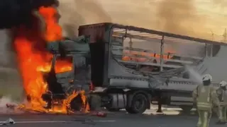Çatalca'da Seyir Halindeki TIR Alevlere Teslim Oldu