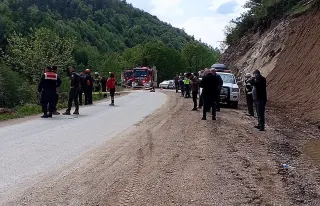 Düzce'de Kamyonet Dereye Devrildi: 1 Ölü