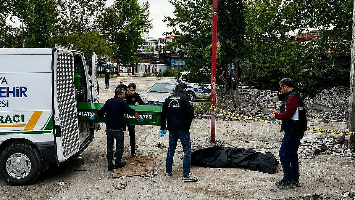 Elektrik Direğinden Düşen Hurdacının Ölümü Kamerada