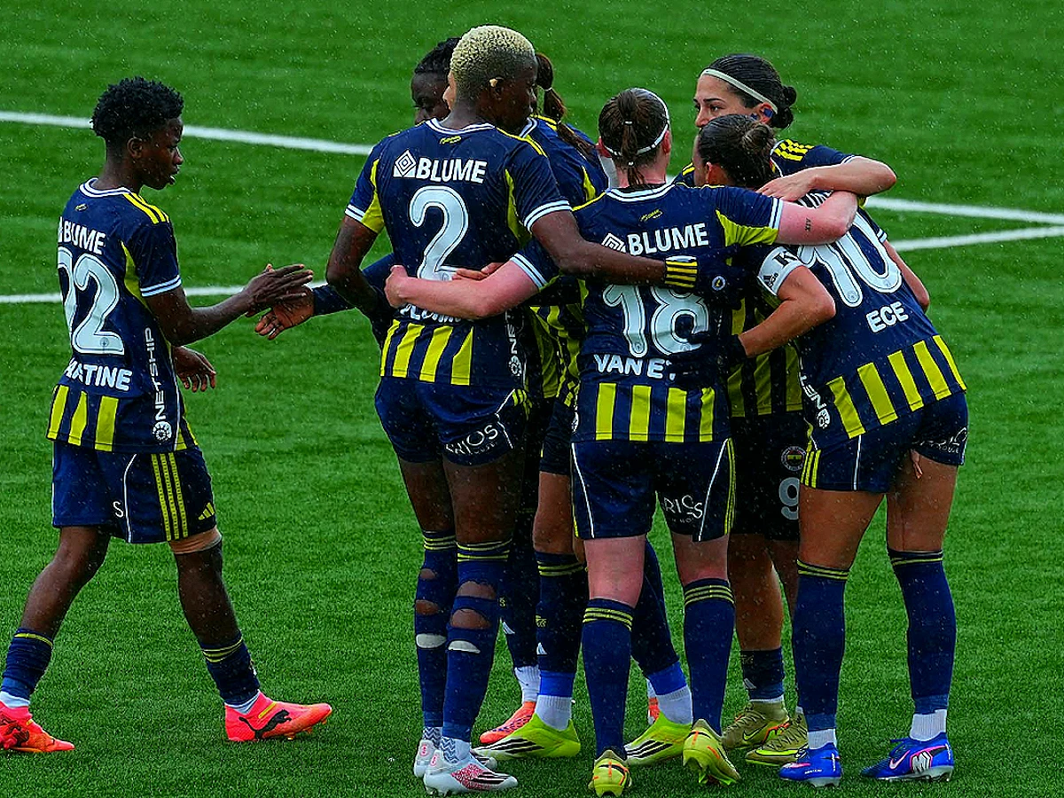 Fenerbahçe ArsaVev, Turkcell Kadın Futbol Süper Ligi'nde Şampiyon Oldu