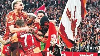 Galatasaray, Süper Lig'de 26. Şampiyonluğunu Kutluyor