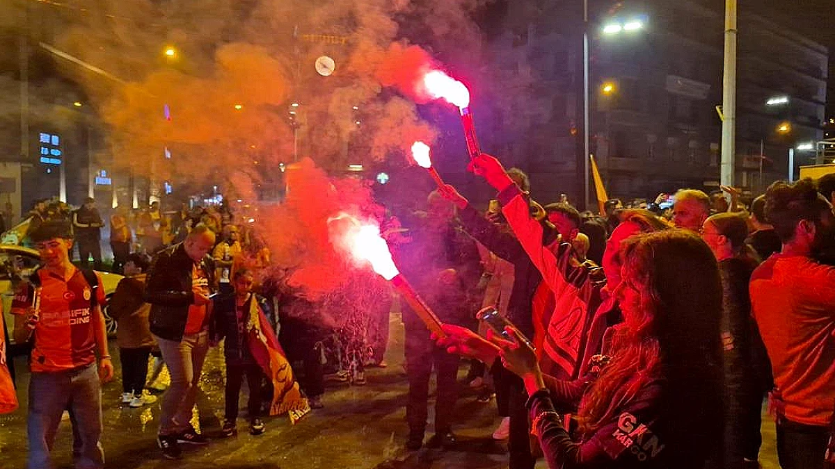 Galatasaray Taraftarları Zonguldak'ta Şampiyonluğu Kutladı