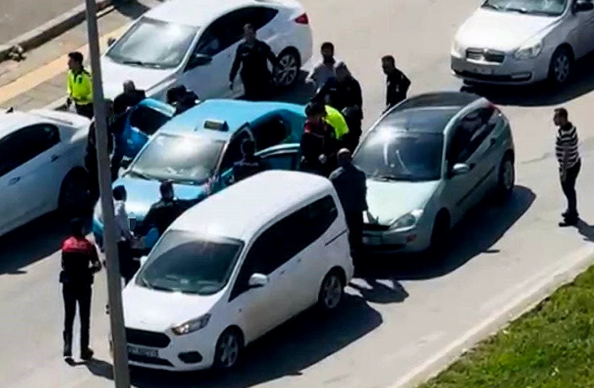 Gaziantep'te Taksiciyi Rehin Alan Şüpheli Kovalamaca Sonucu Yakalandı
