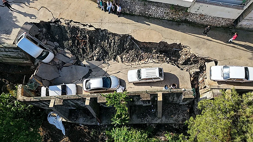 Hatay'da Sel Felaketi: 3 Ölü, 2 Kayıp Var, Eğitim Tatil Edildi
