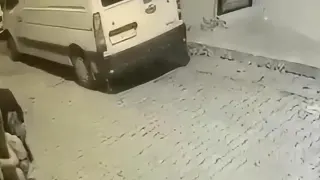 Kağıthane'de Elektrik Direğine Dokunan 8 Yaşındaki Çocuk Akıma Kapıldı