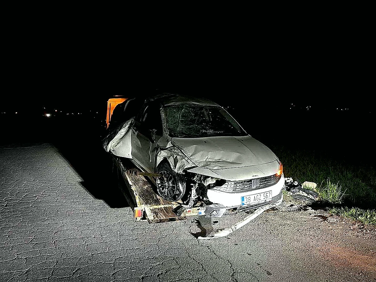 Kayseri'de Trafik Kazası: Anne ve Oğlu Yaralandı